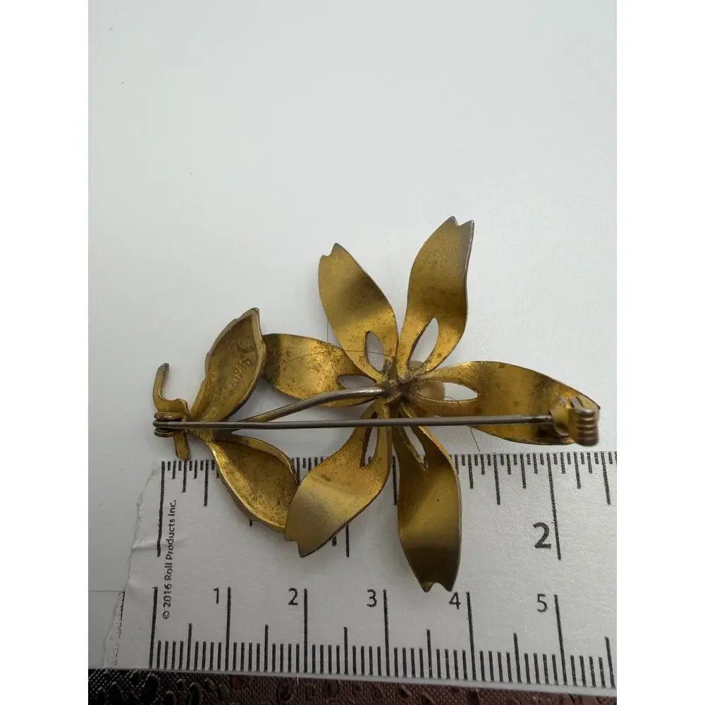 Vintage Damascene Gold Tone Faux Pearl Flower Brooch - Picture 2 of 4